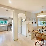 Holiday home 2 Bed In Richmond Oc-74305 *