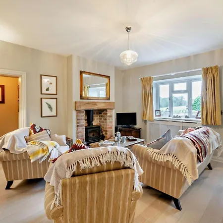 2 Bed In Richmond Oc-74305 Holiday home *