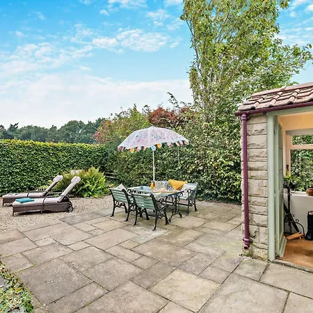 2 Bed In Richmond 74305